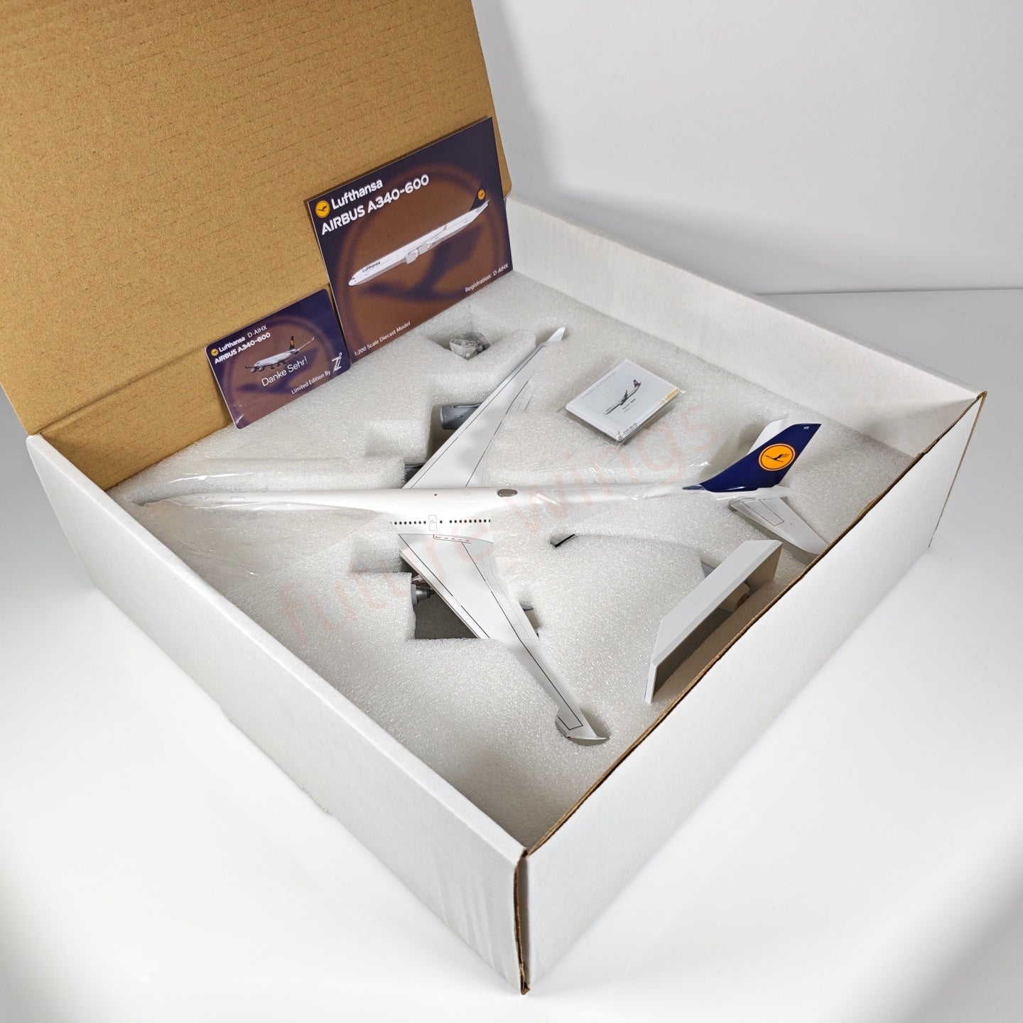 1:200 Z² Model(JC Wings) Lufthansa Airlines A340-600 D-AIHX Diecast Aircraft Model With Stand