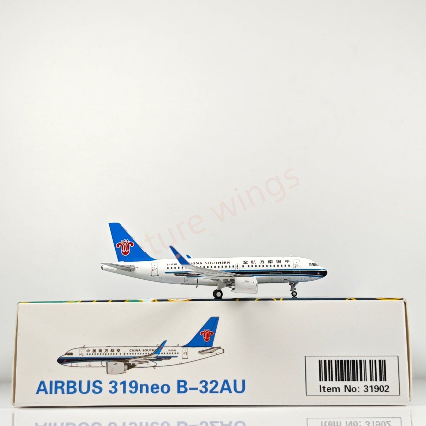 1:400 Geministar China Southern Airlines A319neo B-32AU B-32JJ Aircraft Model+Free Tractor