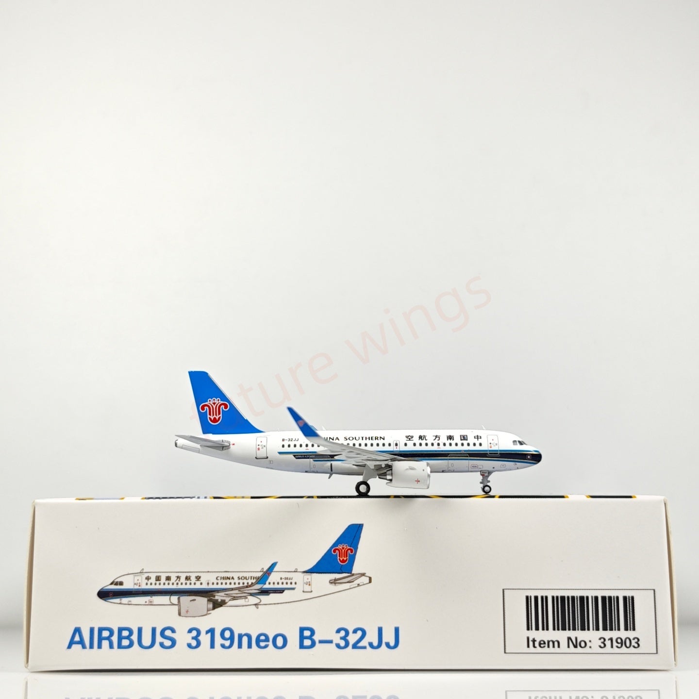 1:400 Geministar China Southern Airlines A319neo B-32AU B-32JJ Aircraft Model+Free Tractor