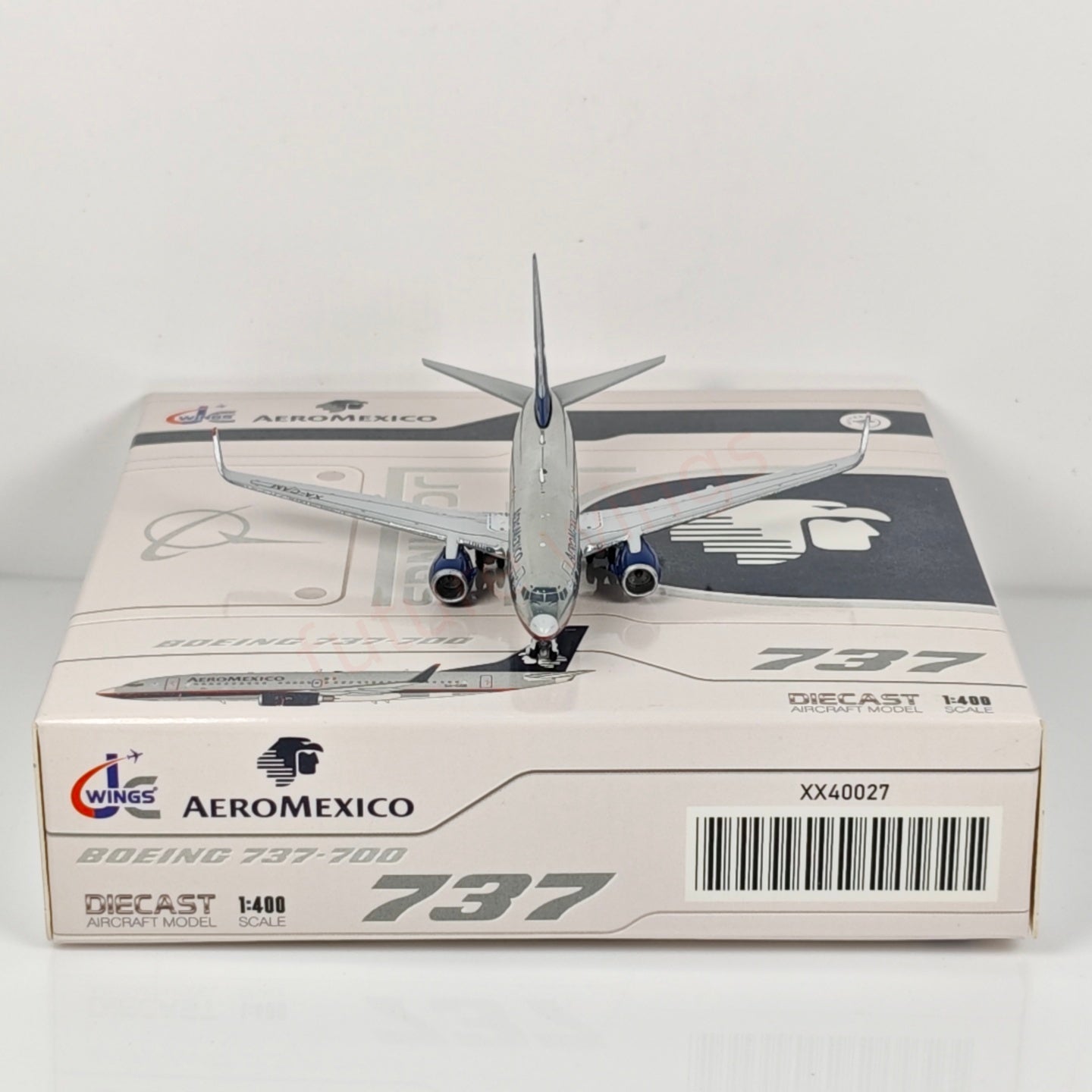 1:400 JC Wings XX40027 AeroMexico B737-700 XA-CAM Aircraft Model+Free Tractor