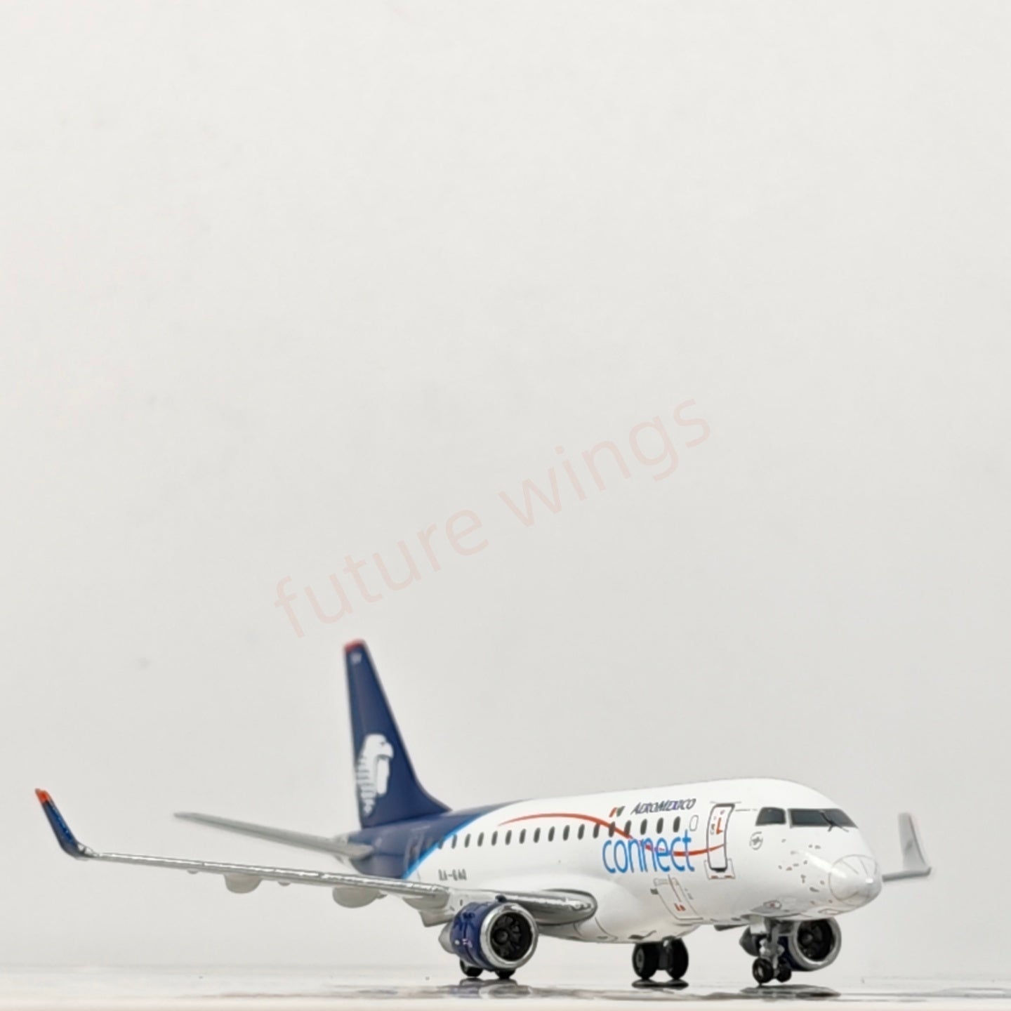 1:400 JC Wings LH4188 AeroMexico ERJ-170LR XA-GAQ Aircraft Model+Free Tractor