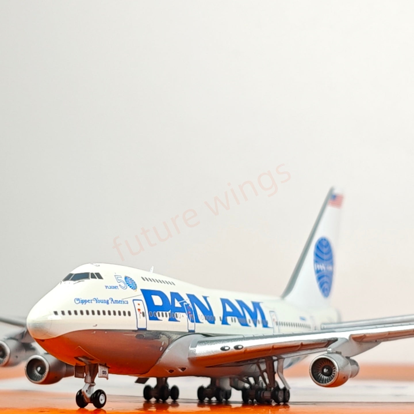1:400 JC Wings EW474S003 PAN AM B747SP N533PA Aircraft Model+Free Tractor
