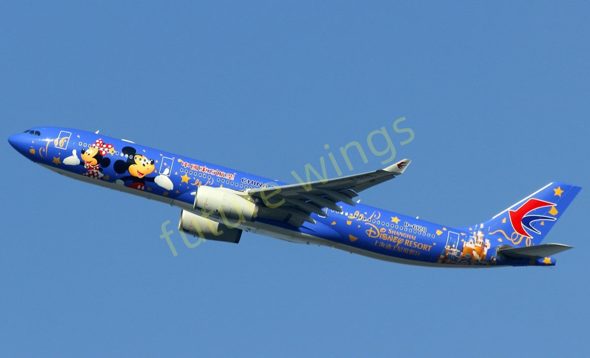 1:200 KJ Models(InFlight200) China Eastern Airlines A330-300 B-6120 Aircraft Model With Stand