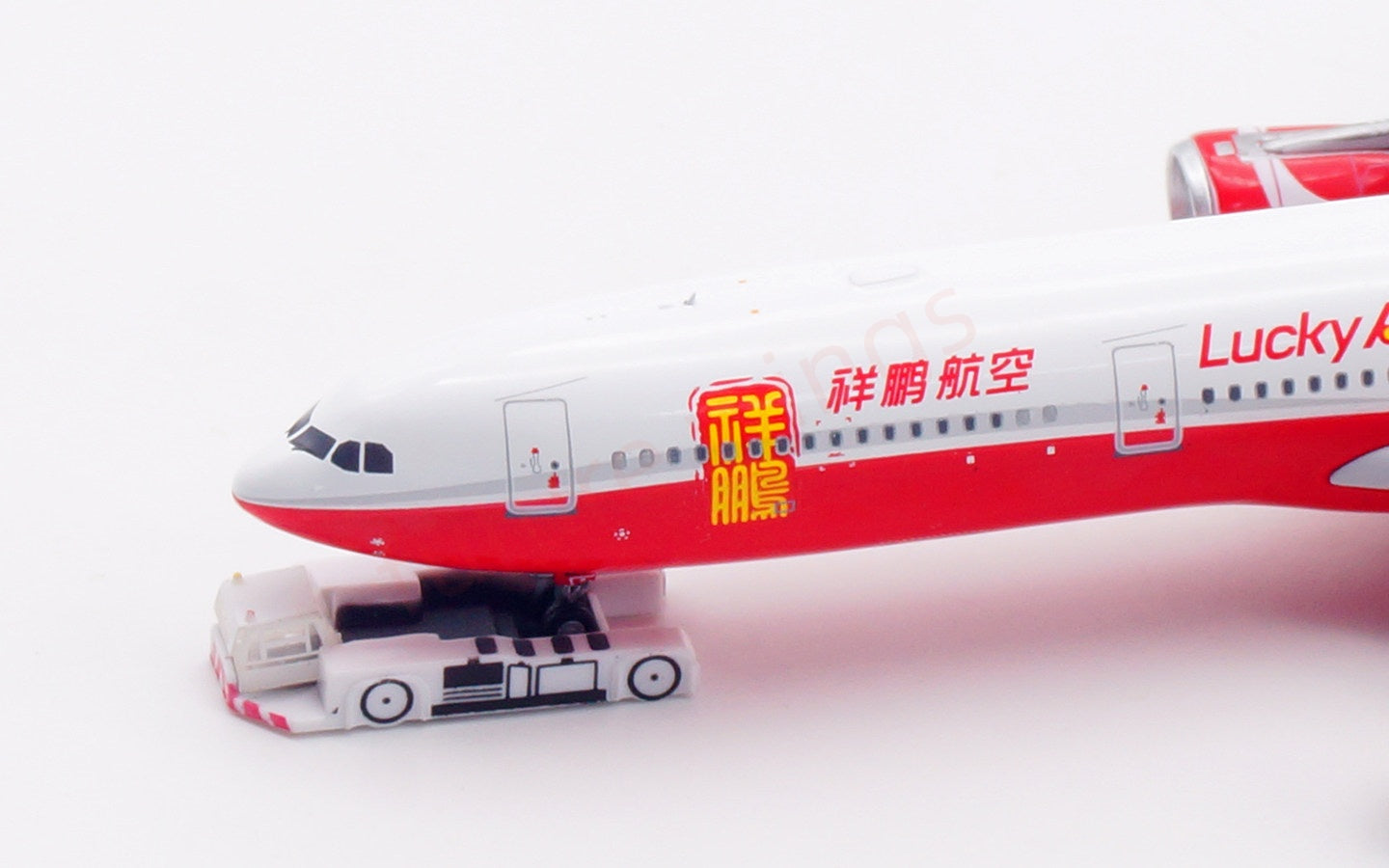 1:400 Aviation400 Lucky Air A330-300 B-1014 Aircraft Model Free Tractor+Stand