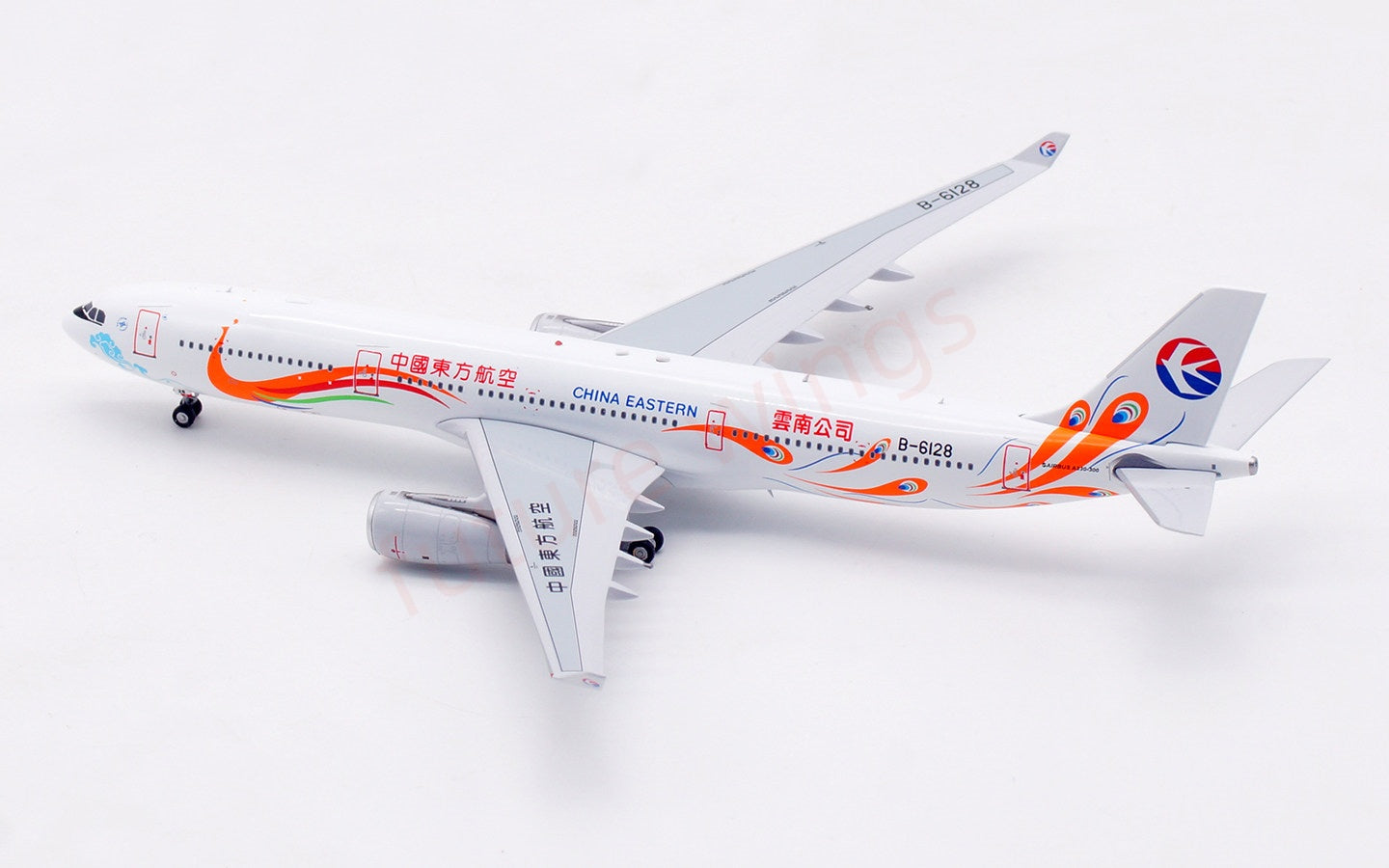 1:400 Aviation400 China Eastern Airlines A330-300 B-6128 Aircraft Model Free Tractor+Stand