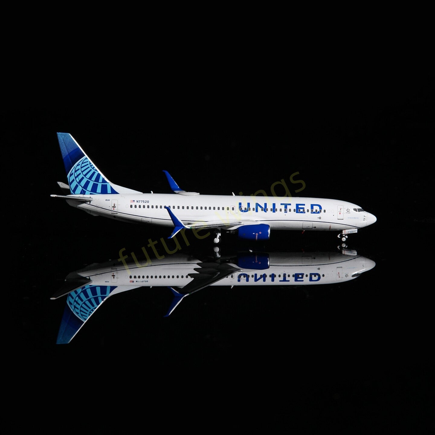 1:400 AeroPolaris United Airlines B737-800 N77520 Aircraft Model+Free Tractor