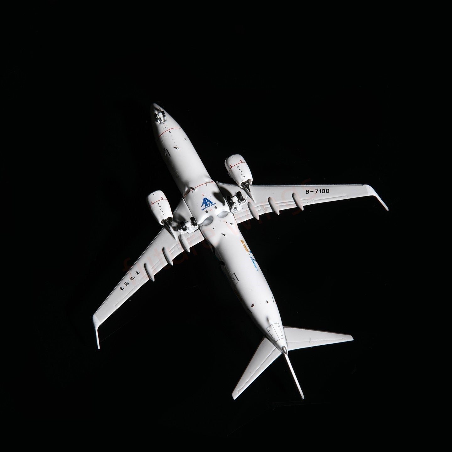 1:400 AeroPolaris DongHai Airlines B737-800 B-7100 Aircraft Model+Free Tractor