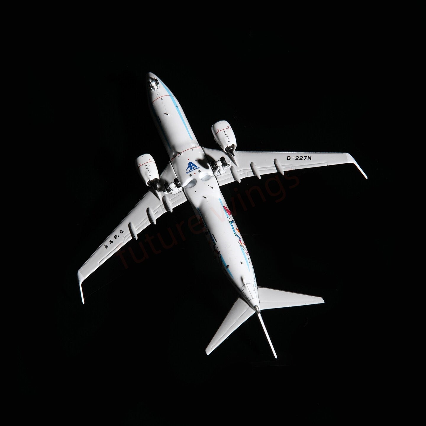 1:400 AeroPolaris DongHai Airlines B737-800 B-227N Aircraft Model+Free Tractor