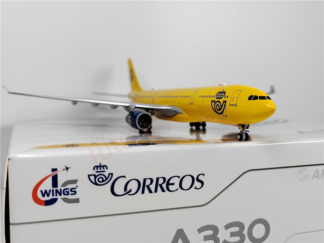 1:400 JC Wings LH4282 Correos A330-300 EC-LXA Aircraft Model+Free Tractor