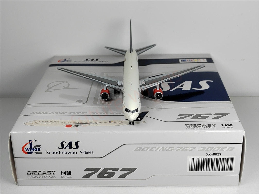 1:400 JC Wings XX40029 SAS B767-300 LN-RCG Aircraft Model+Free Tractor
