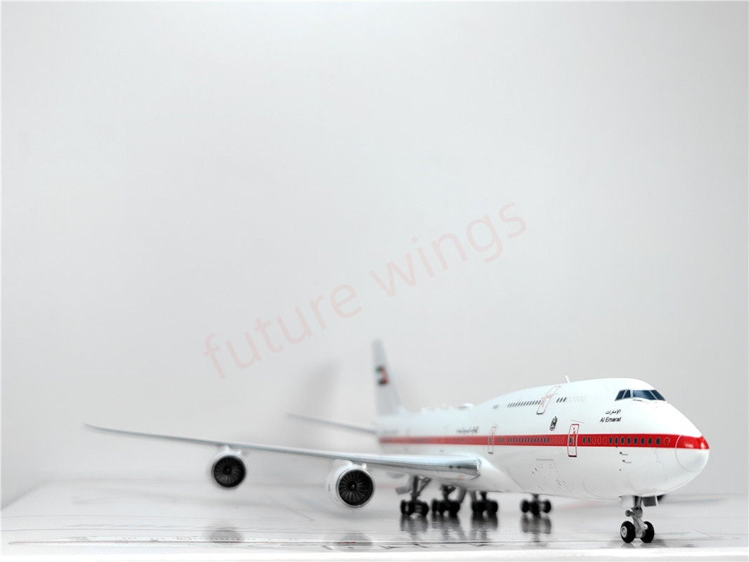 1:400 JC Wings LH4354 UAE B747-8 BBJ Aircraft Model+Free Tractor