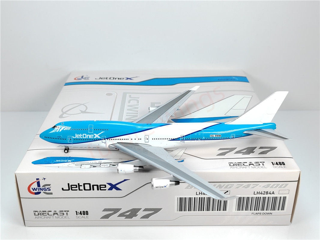 1:400 JC Wings LH4284 JetOneX B747-400 VQ-BWM Aircraft Model+Free Tractor