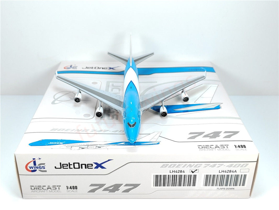 1:400 JC Wings LH4284 JetOneX B747-400 VQ-BWM Aircraft Model+Free Tractor