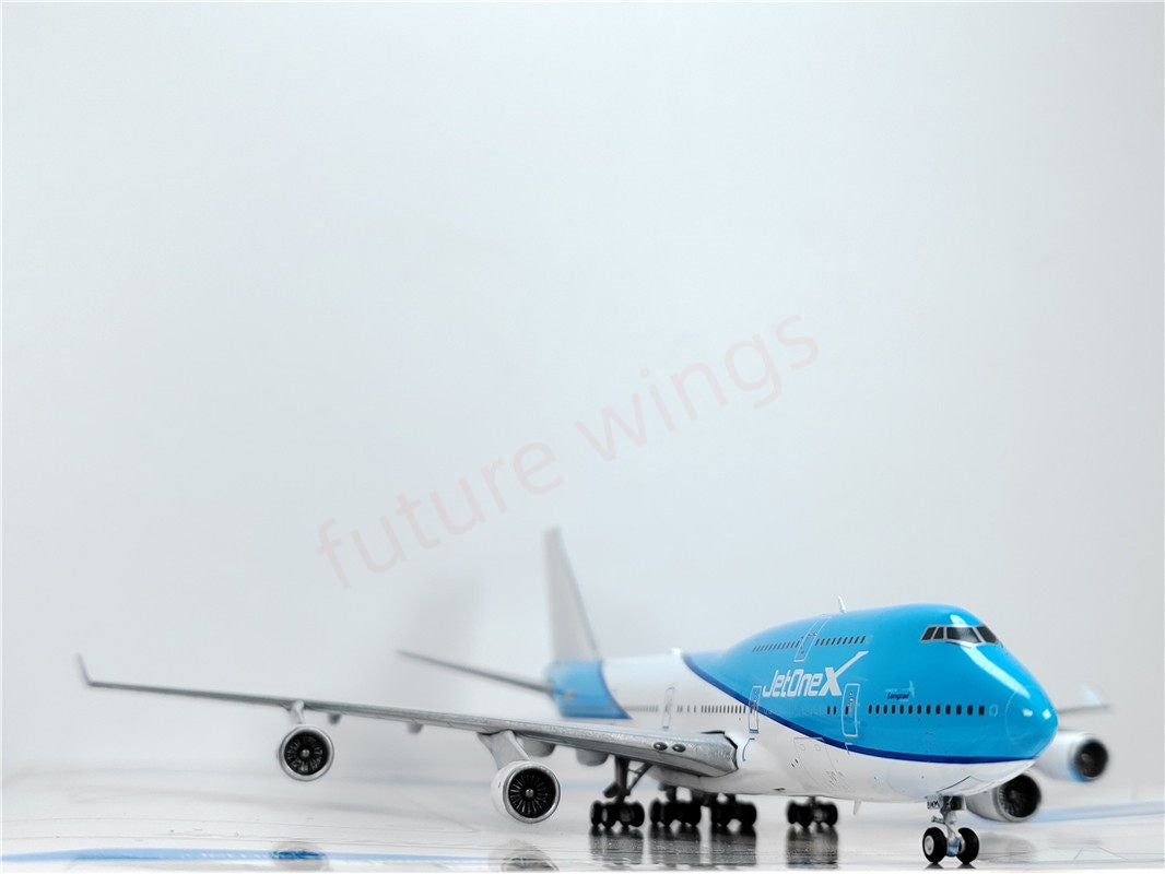 1:400 JC Wings LH4284 JetOneX B747-400 VQ-BWM Aircraft Model+Free Tractor