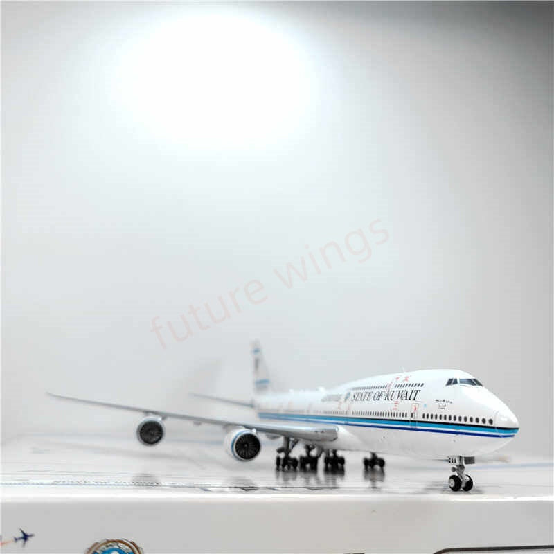 1:400 JC Wings LH4347 State of Kuwait B747-8 9K-GAA Aircraft Model+Free Tractor