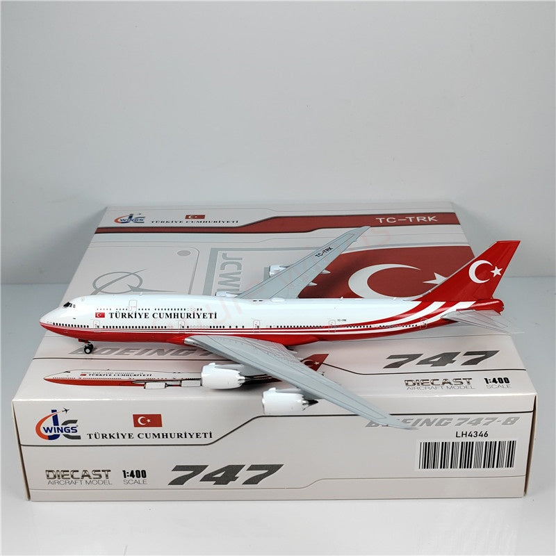 1:400 JC Wings LH4346 Turkey Gov B747-8 TC-TRK Aircraft Model+Free Tractor
