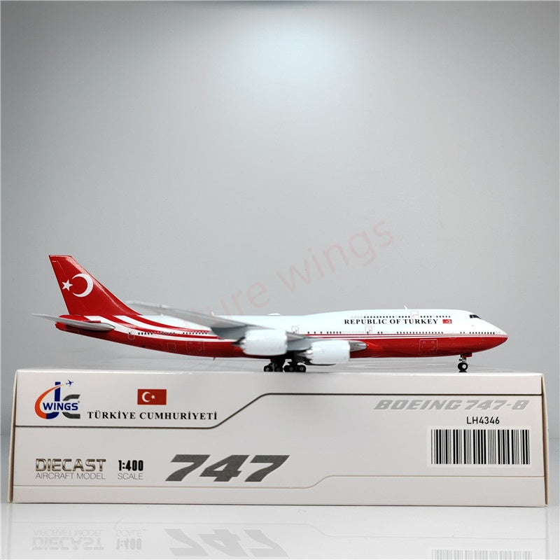1:400 JC Wings LH4346 Turkey Gov B747-8 TC-TRK Aircraft Model+Free Tractor