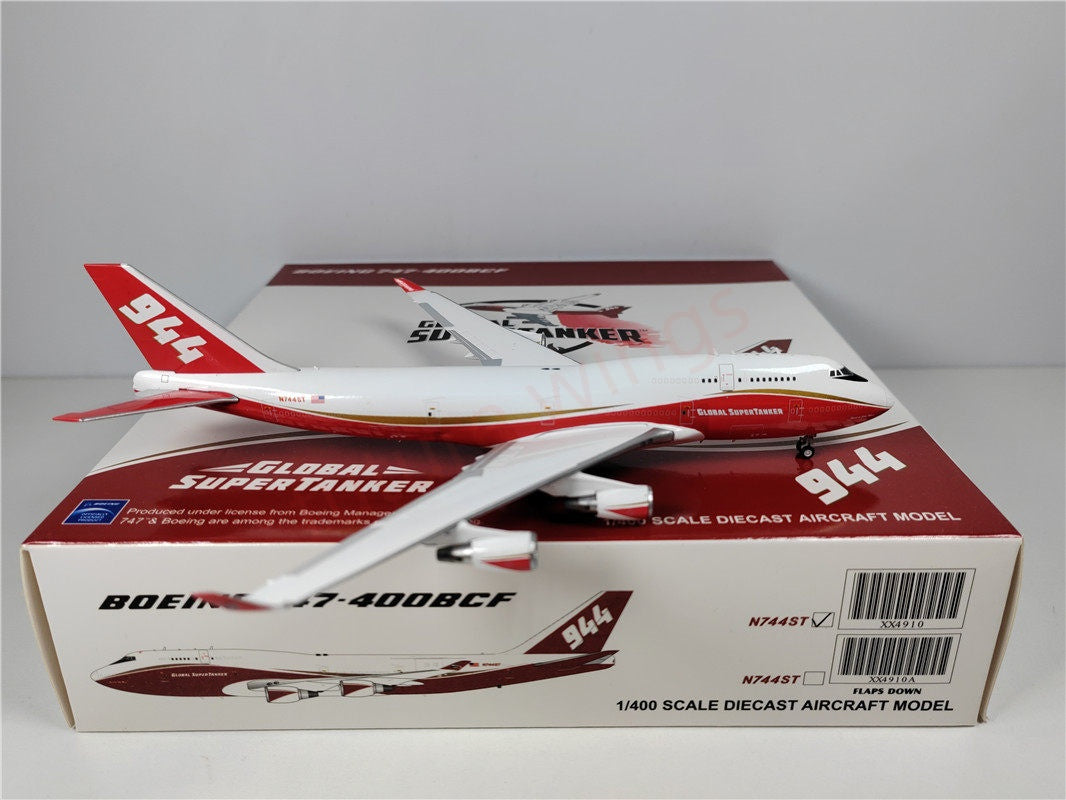 1:400 JC Wings XX4910 Global Super Tanker B747-400 N744ST Aircraft Model+Free Tractor