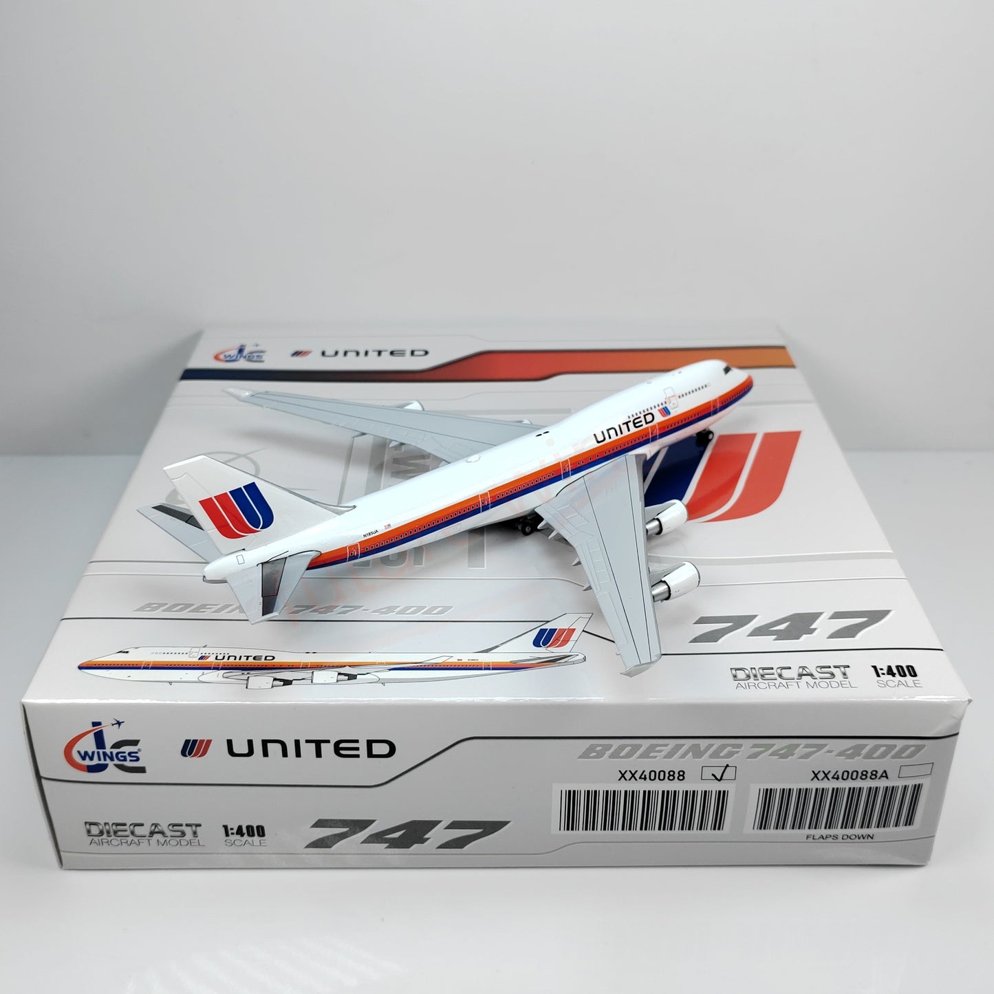 1:400 JC Wings XX40088 United Airlines B747-400 N185UA Aircraft Model+Free Tractor