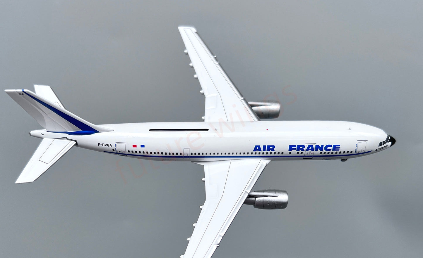 1:400 Yu Model YU30002 Air France A300B2 F-BVGA Aircraft Model+Free Tractor