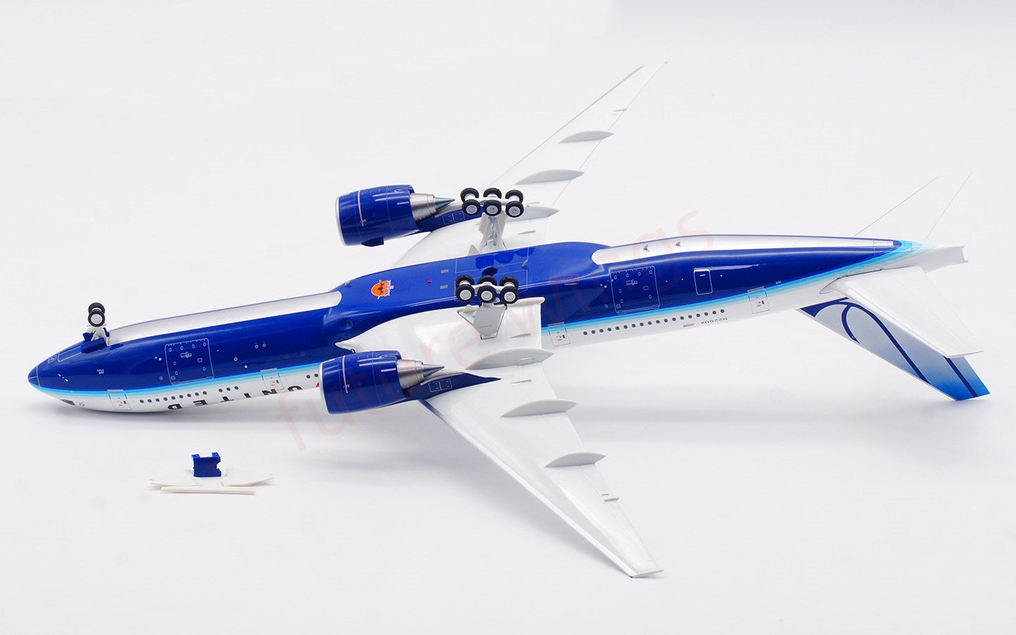1:200 InFlight200 United Airlines B777-200 N220UA Diecast Aircraft Model