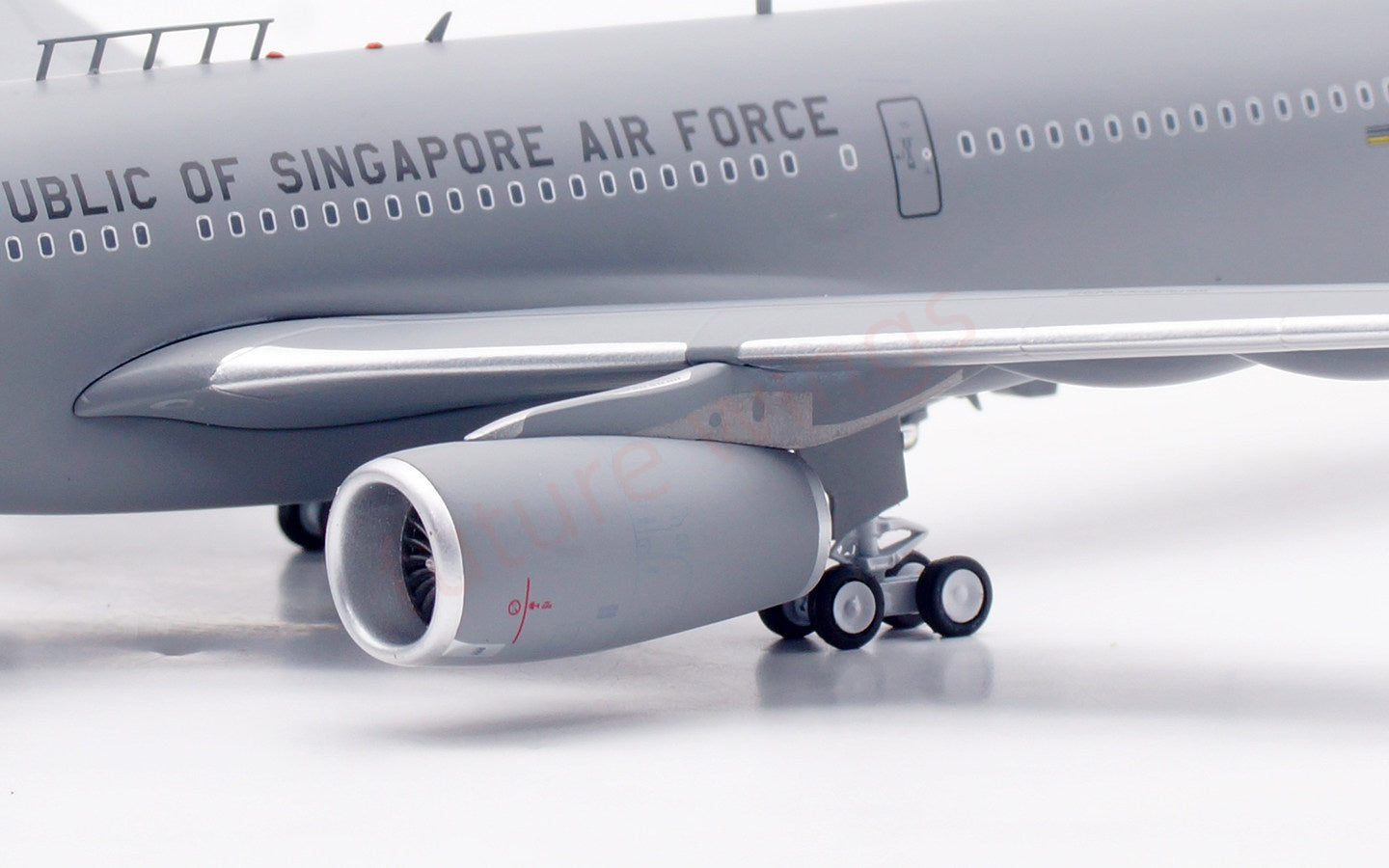 1:200 InFlight200 Singapore Air Force A330-200 760 Aircraft Model With Stand
