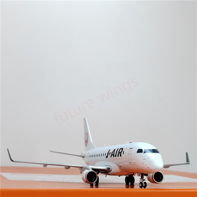 1:200 JC Wings EW2170001 JAL ERJ-170-100STD JA220J Diecast Aircraft Model
