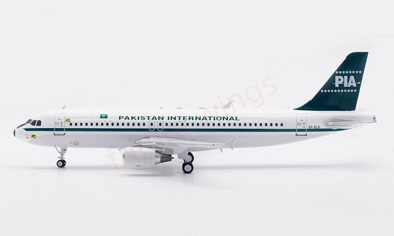 1:200 InFlight200 PIA B777 AP-BGY A320 AP-BLA 2IN1 Set Diecast Aircraft Model