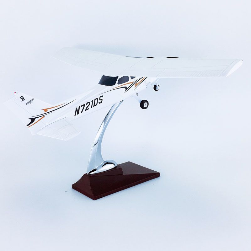 (RARE) Cessna 172R Model With Stand (about 28cm)