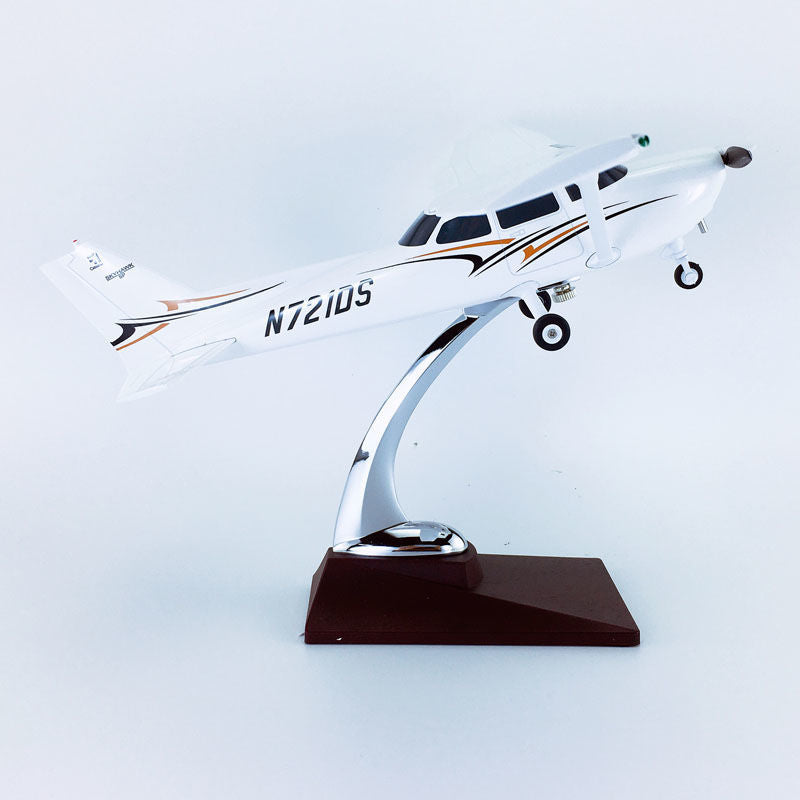 (RARE) Cessna 172R Model With Stand (about 28cm)
