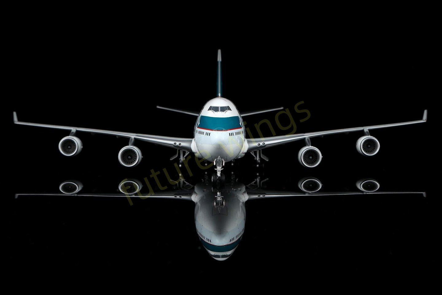 1:200 SQ Wings Cathay Pacific B747-400 B-HUJ Diecast Aircraft Model