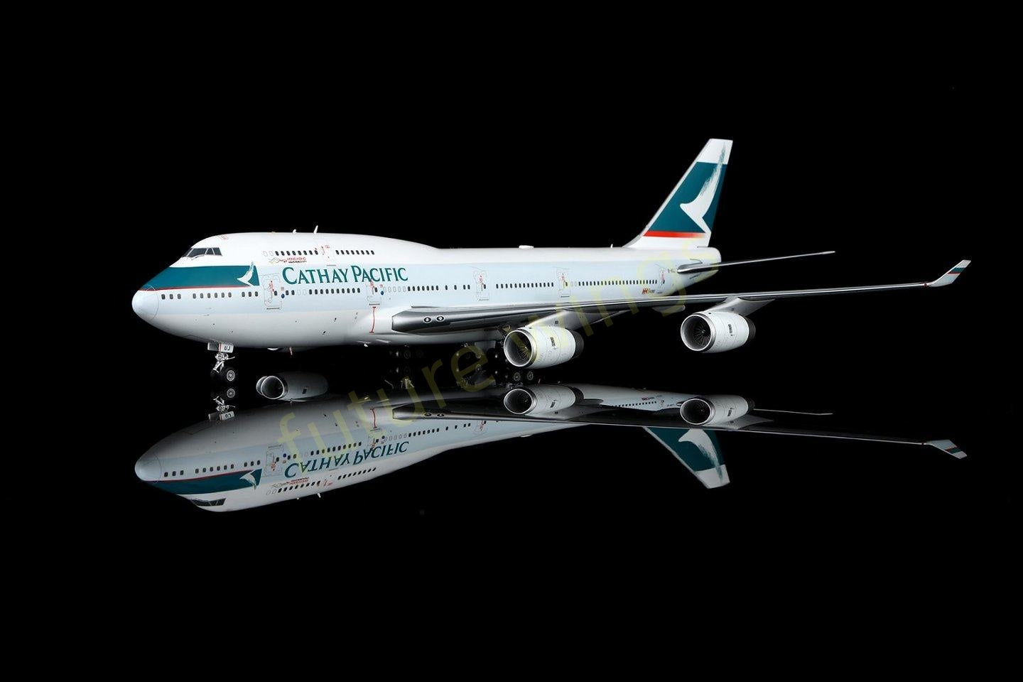 1:200 SQ Wings Cathay Pacific B747-400 B-HUJ Diecast Aircraft Model