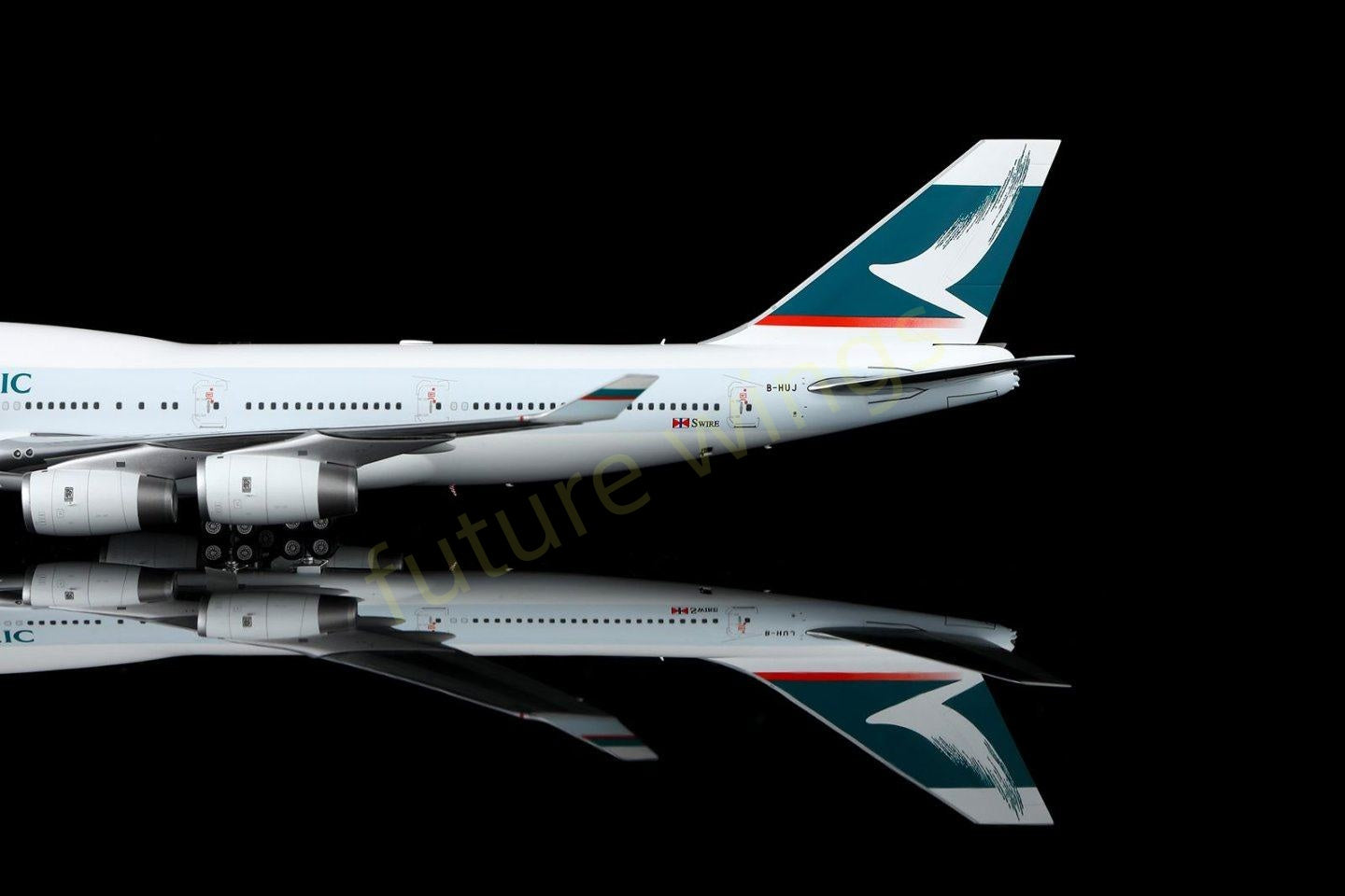 1:200 SQ Wings Cathay Pacific B747-400 B-HUJ Diecast Aircraft Model