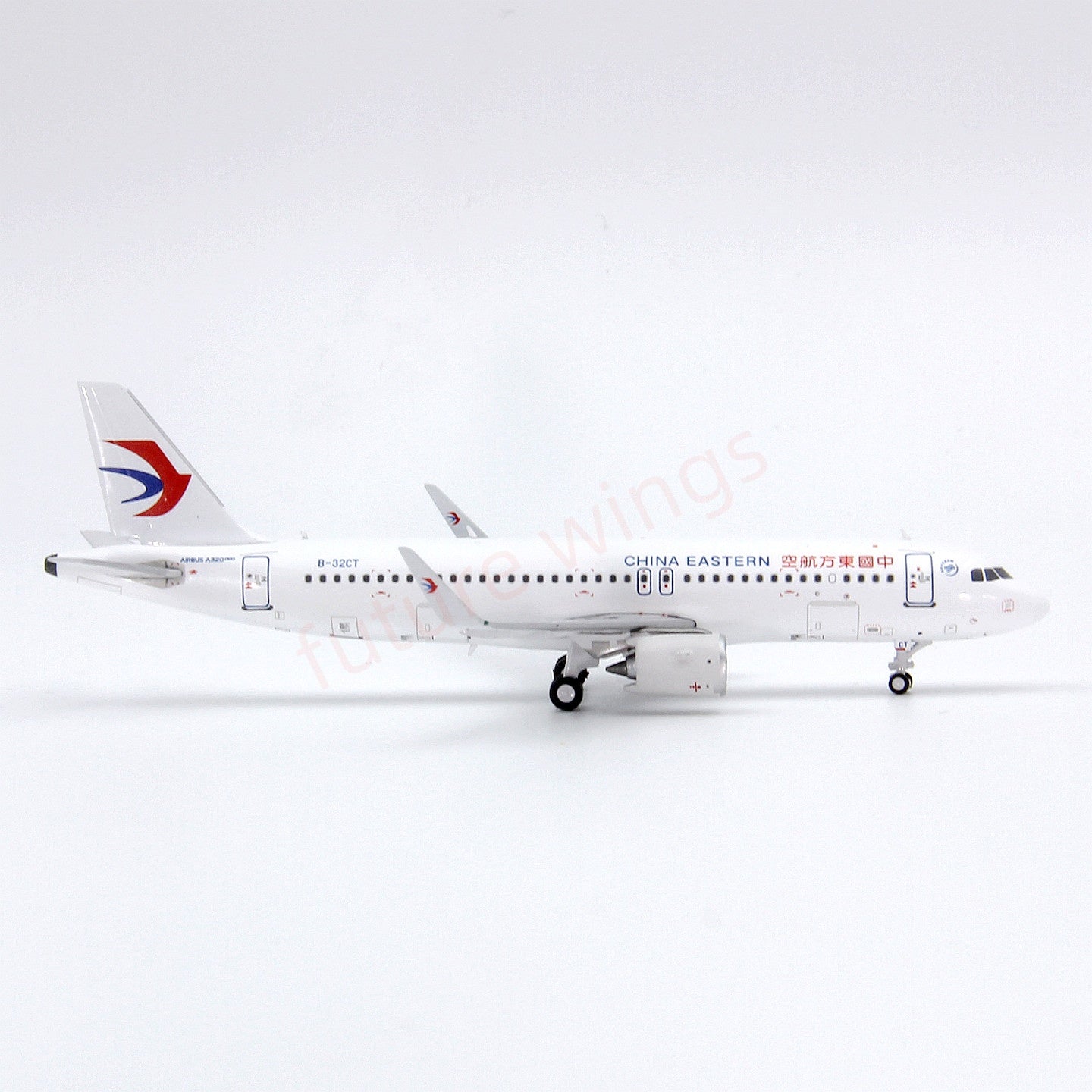 1:400 Geministar China Eastern Airlines A320neo B-32CT Aircraft Model+Free Tractor