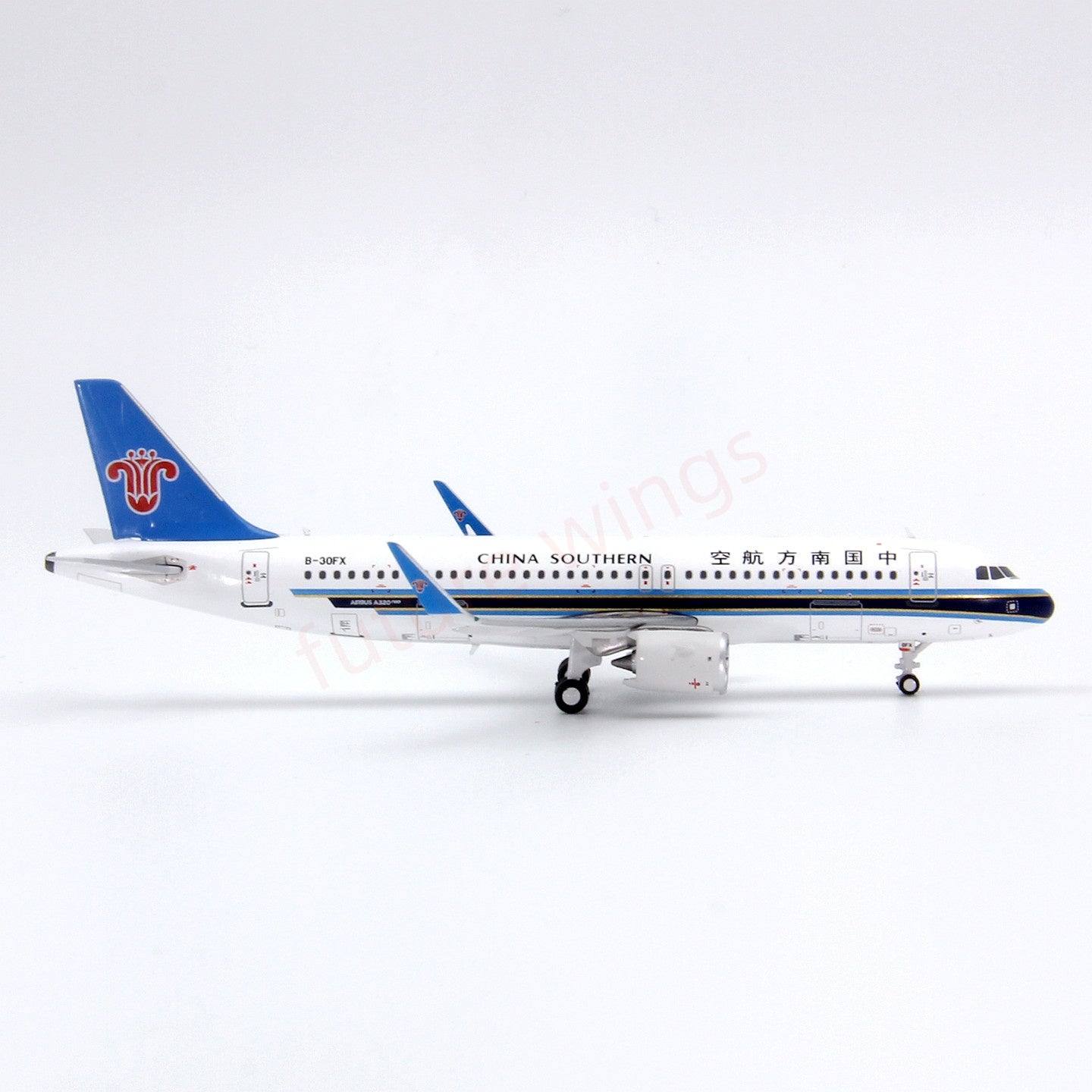 1:400 Geministar China Southern Airlines A320neo B-30FX Aircraft Model+Free Tractor