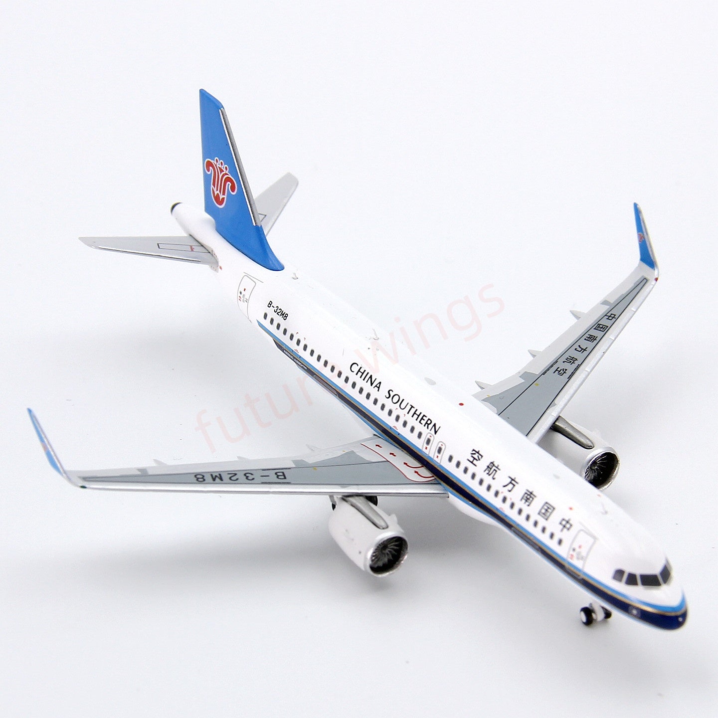 1:400 Geministar China Southern Airlines A320neo B-32M8 Aircraft Model+Free Tractor