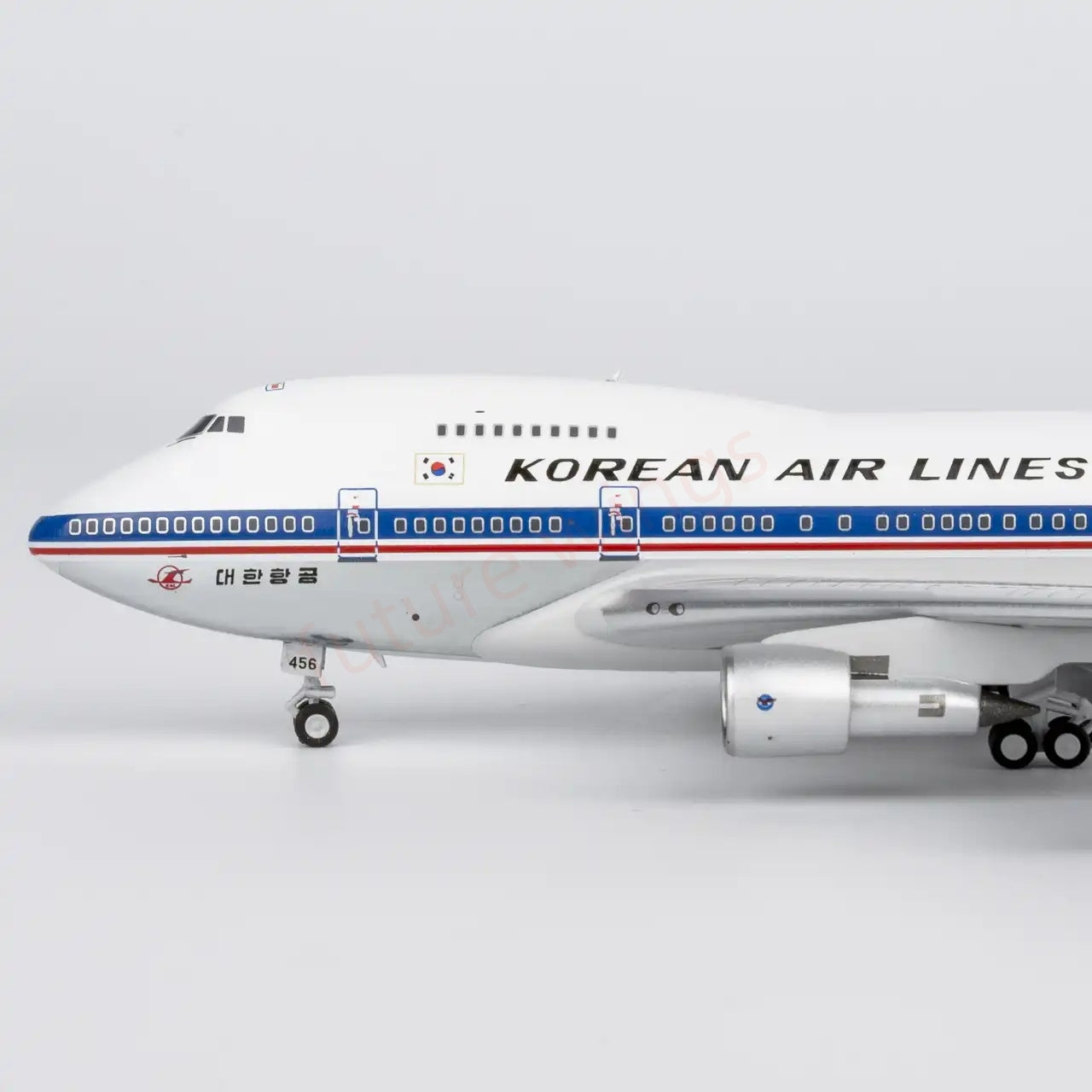 1:400 NG Models NG07043 Korean Airlines B747SP HL7456 Aircraft Model+Free Tractor
