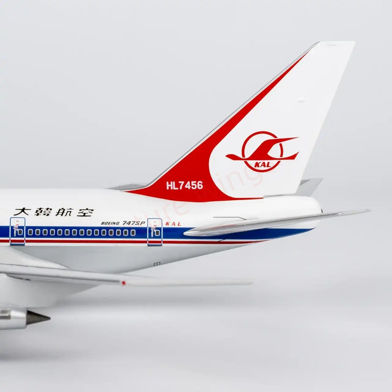1:400 NG Models NG07043 Korean Airlines B747SP HL7456 Aircraft Model+Free Tractor