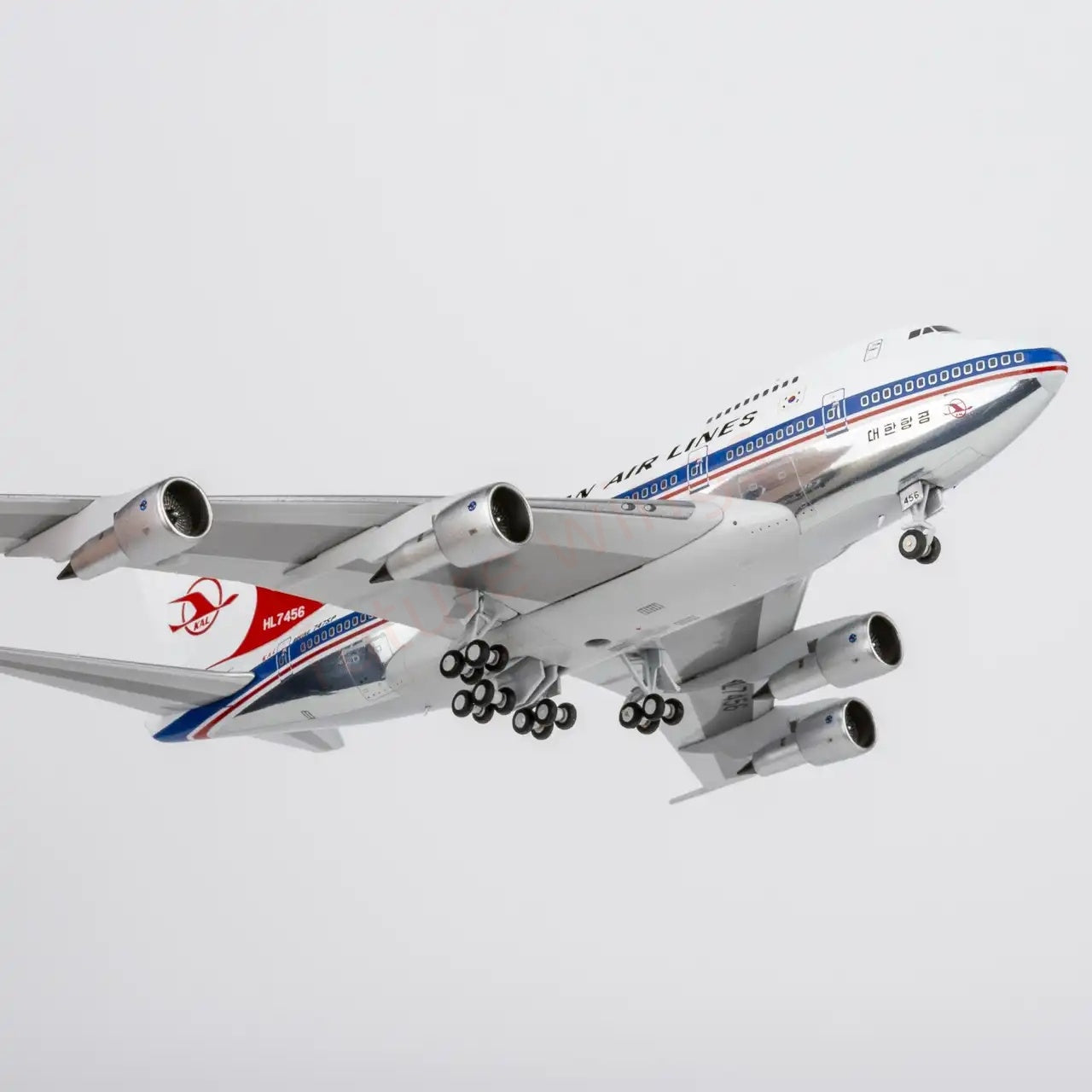 1:400 NG Models NG07043 Korean Airlines B747SP HL7456 Aircraft Model+Free Tractor
