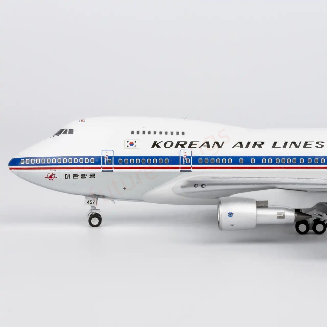 1:400 NG Models NG07044 Korean Airlines B747SP HL7457 Aircraft Model+Free Tractor