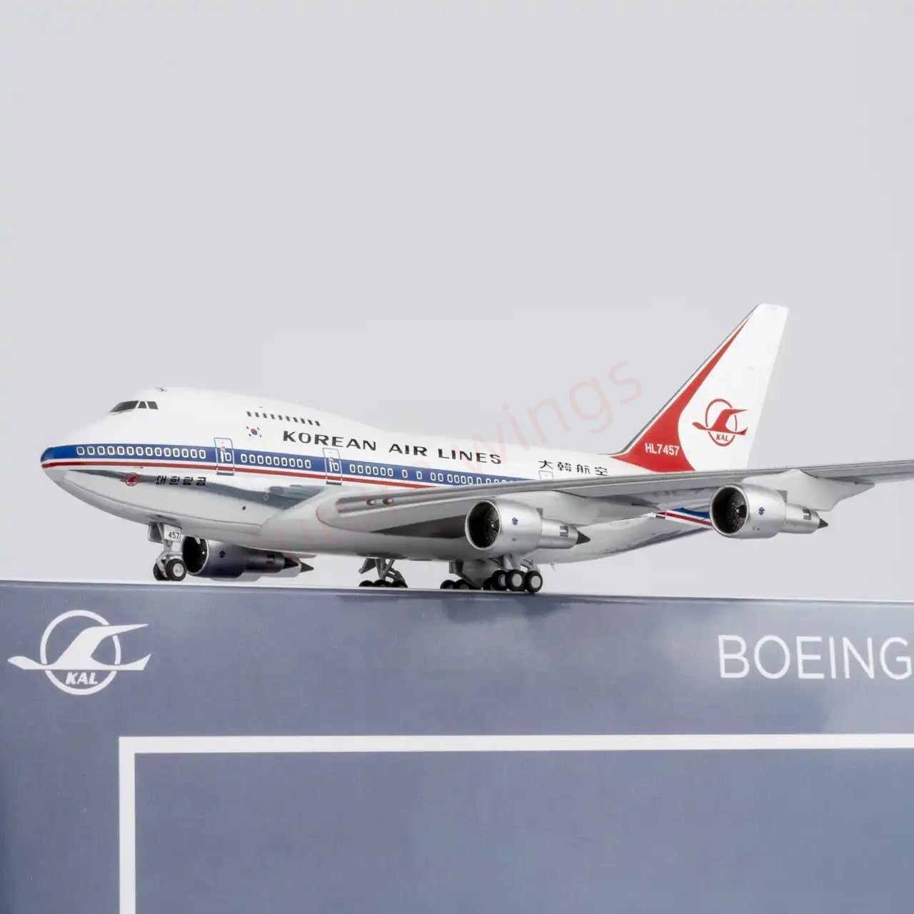 1:400 NG Models NG07044 Korean Airlines B747SP HL7457 Aircraft Model+Free Tractor