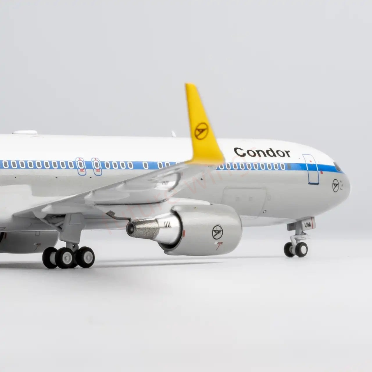 1:400 NG Models NG17009 Condor B767-300ER D-ABUM Aircraft Model+Free Tractor