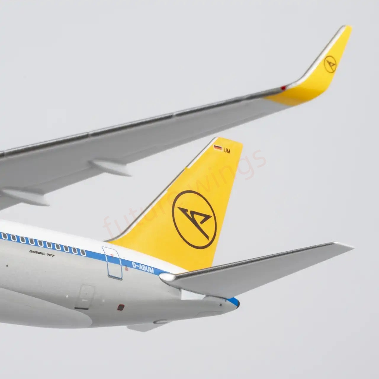 1:400 NG Models NG17009 Condor B767-300ER D-ABUM Aircraft Model+Free Tractor