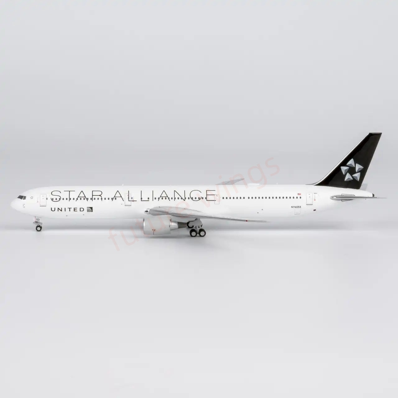 1:400 NG Models NG18002 United Airlines B767-400ER N76055 Aircraft Model+Free Tractor