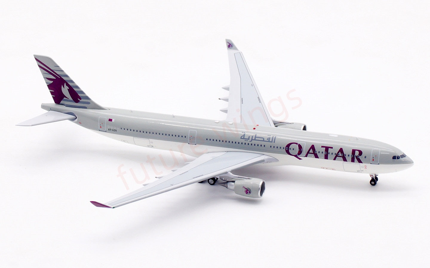 1:400 Aviation400 Qatar Airways A330-300 A7-AEN Aircraft Model Free Tractor+Stand