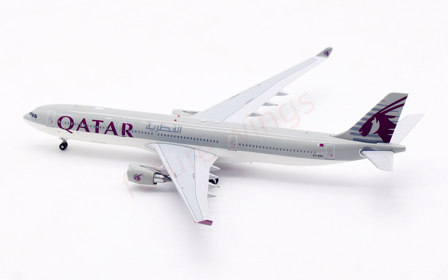 1:400 Aviation400 Qatar Airways A330-300 A7-AEN Aircraft Model Free Tractor+Stand