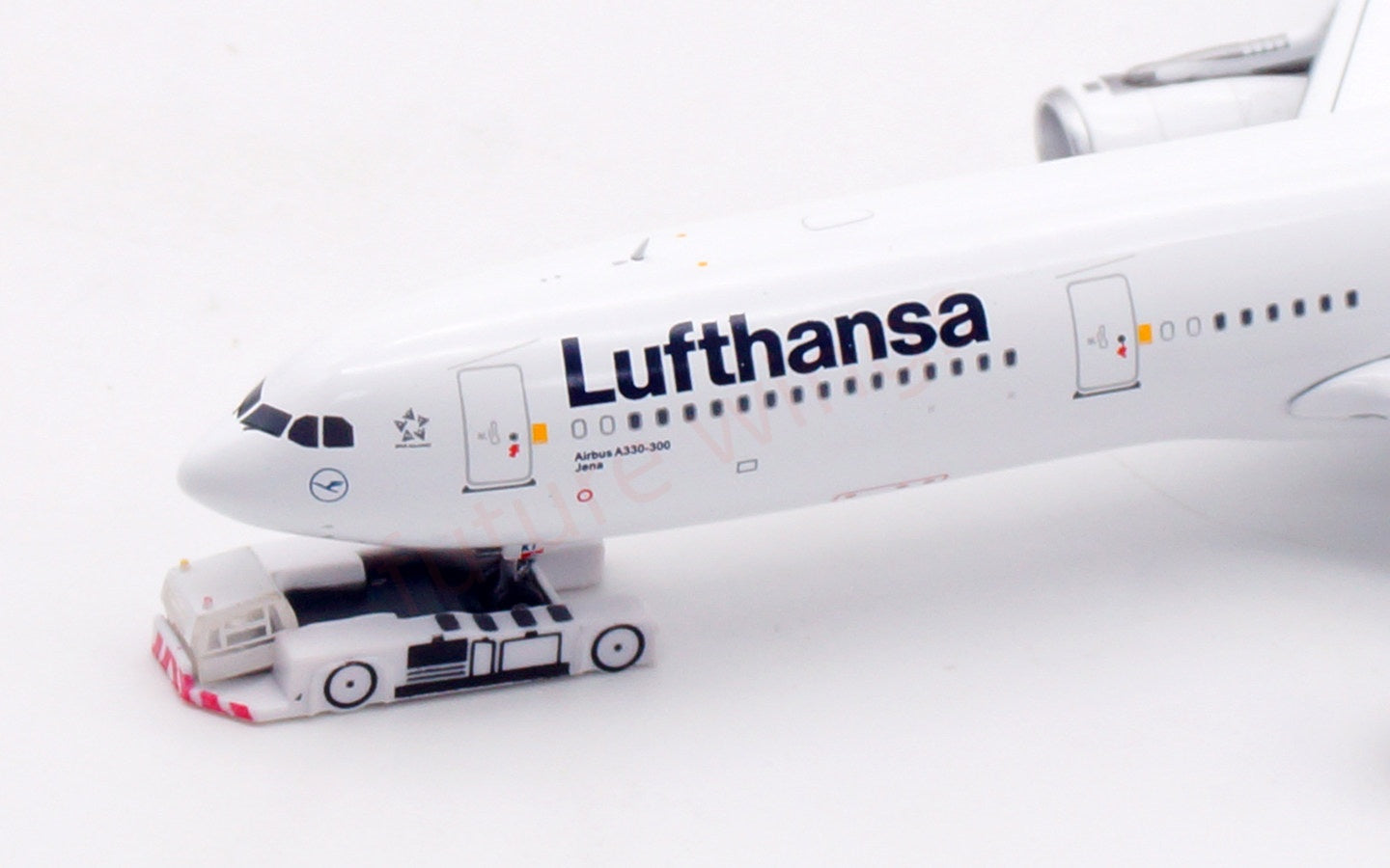 1:400 Aviation400 Lufthansa Airlines A330-300 D-AIKI Aircraft Model Free Tractor+Stand
