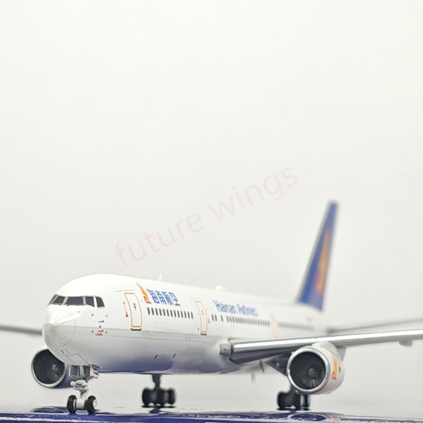 1:400 YQ Model Hainan Airlines B767-34PER B-2490 Aircraft Model+Free Tractor