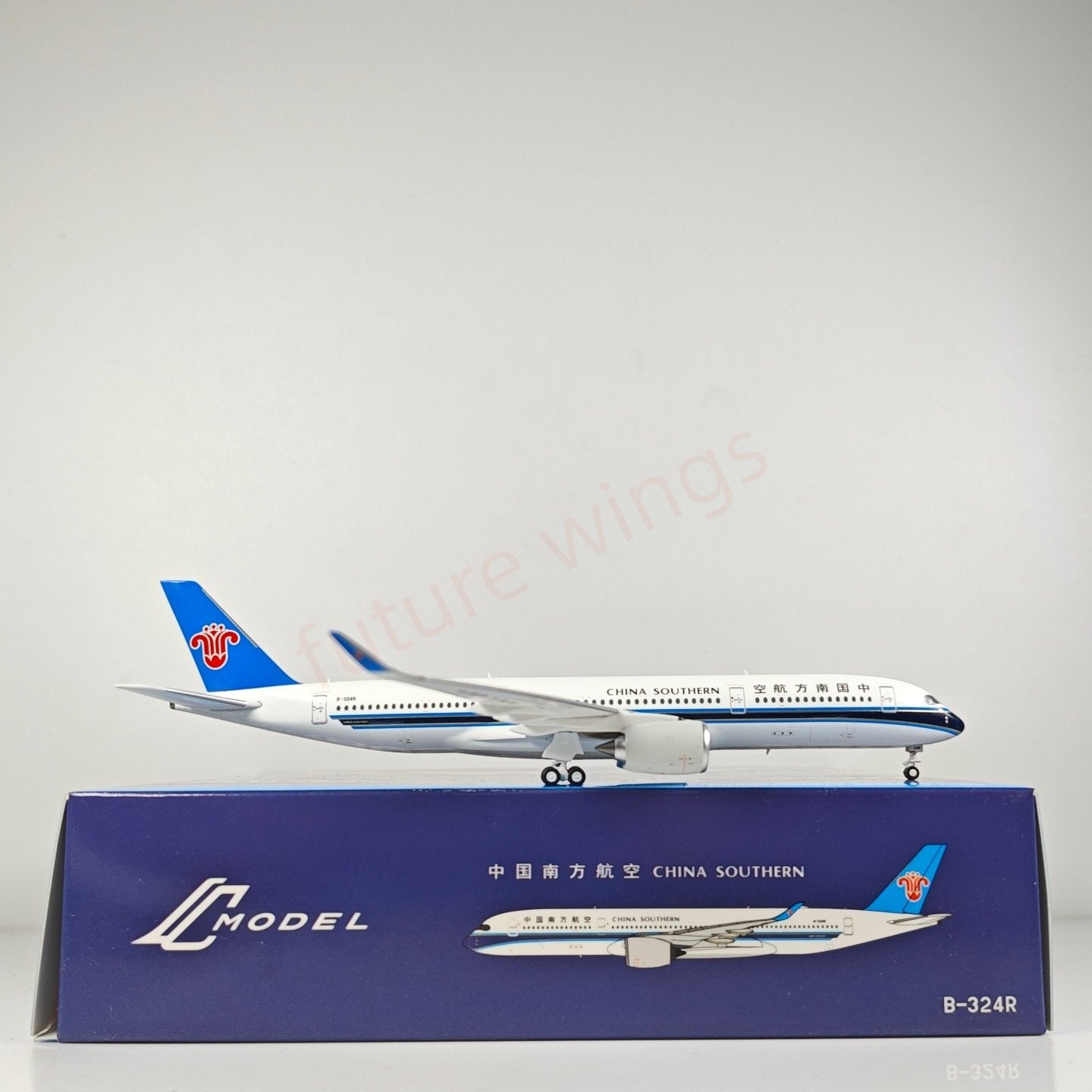 1:400 C Model China Southern Airlines A350-900 B-324R Aircraft Model+Free Tractor