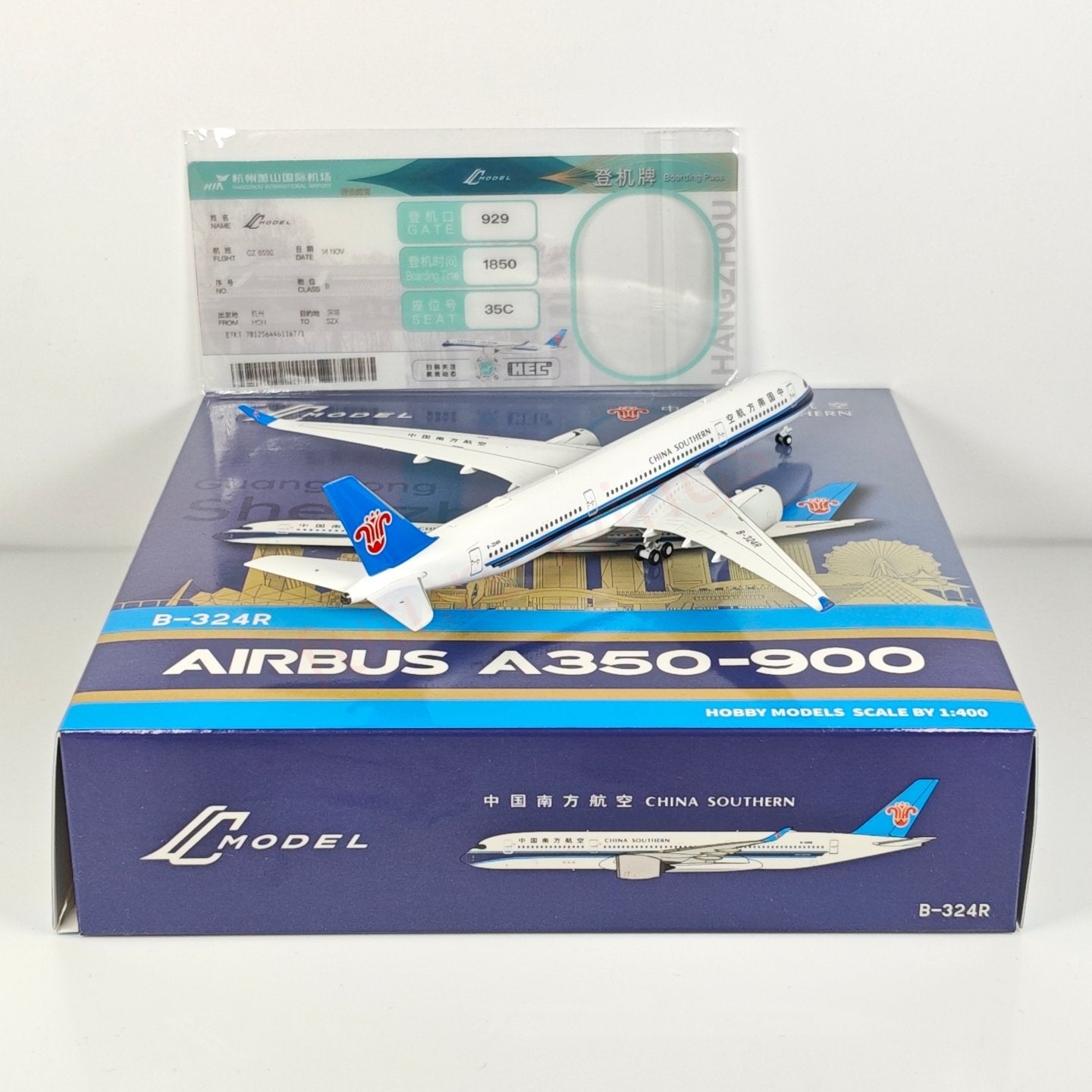 1:400 C Model China Southern Airlines A350-900 B-324R Aircraft Model+Free Tractor